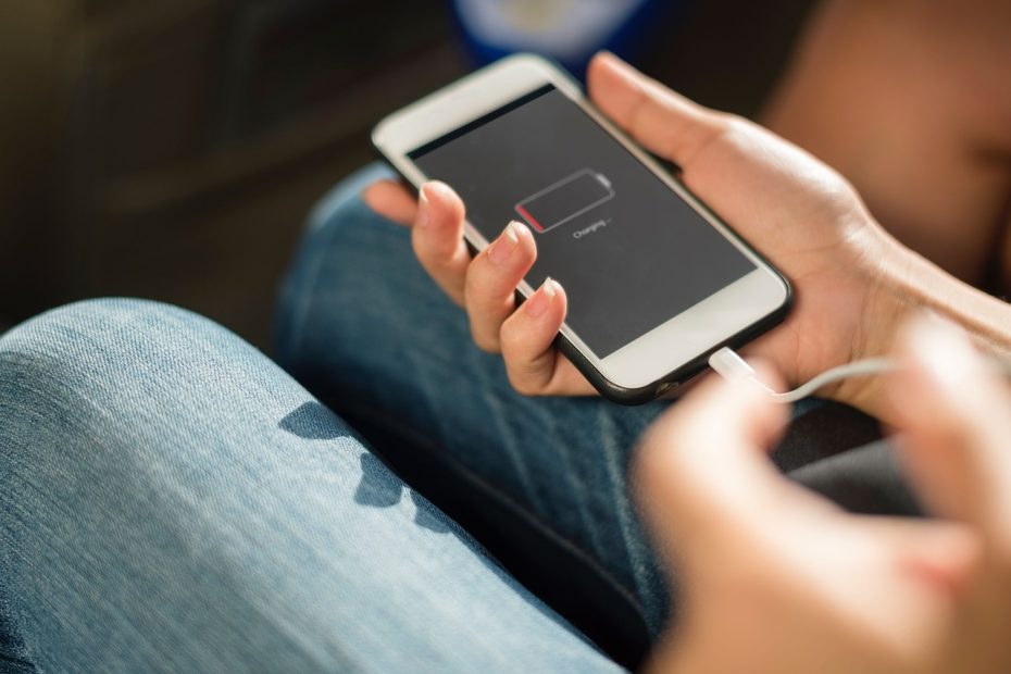 smartphone charging battery
