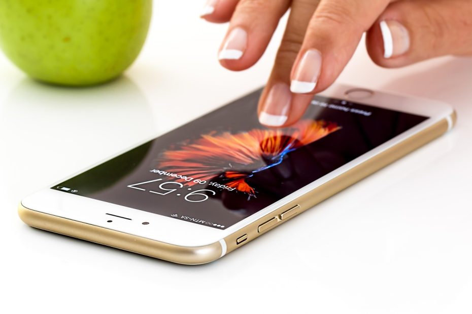 Layar smartphone dengan deretan aplikasi